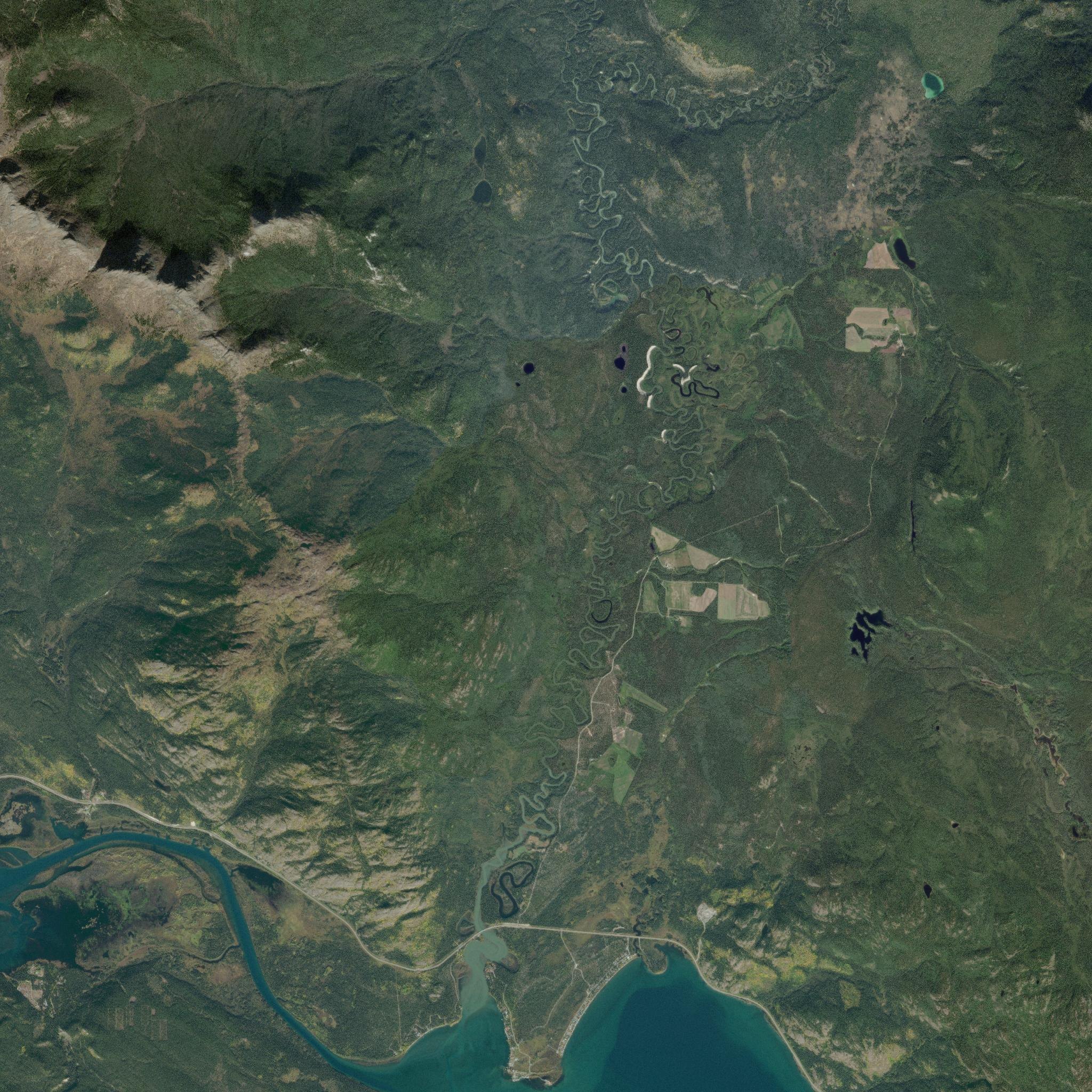Satellite composite of the 16 km around the parcel.