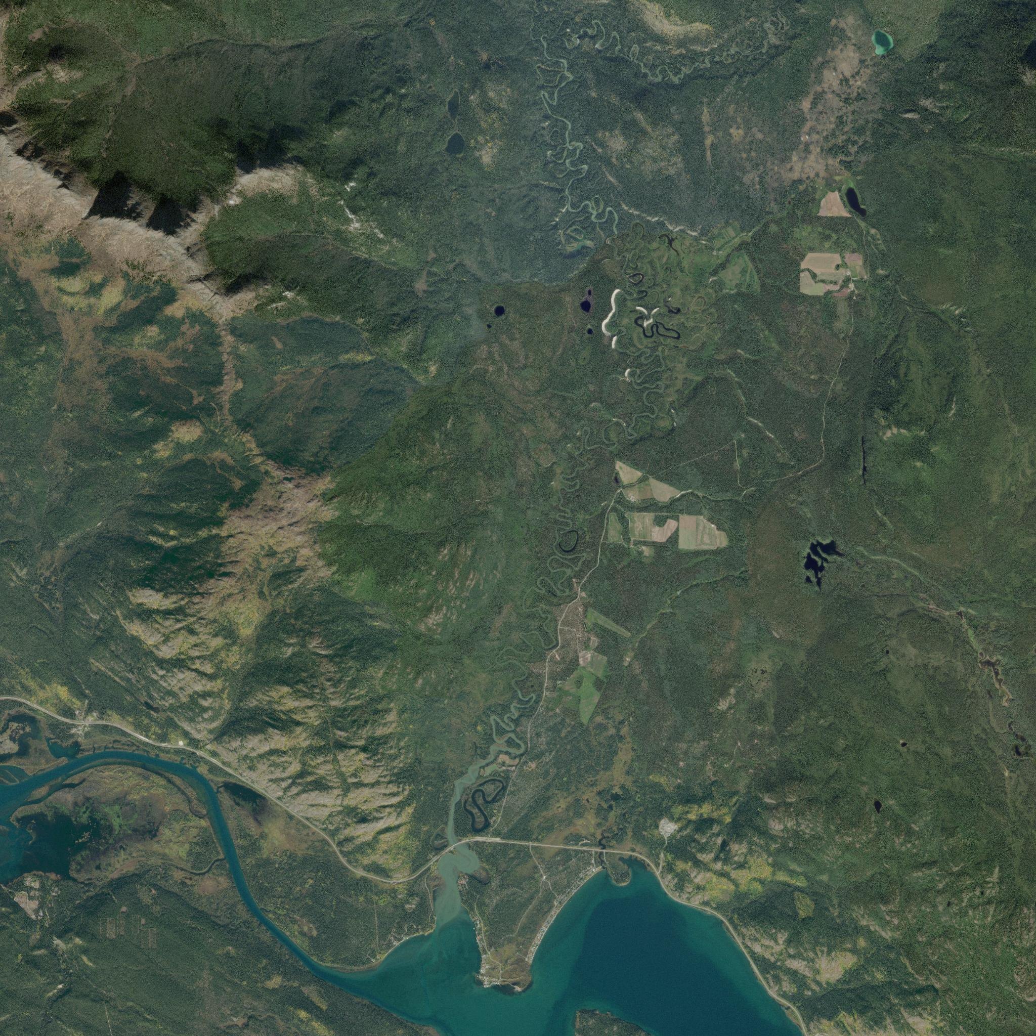 Satellite composite of the 16 km around the parcel.