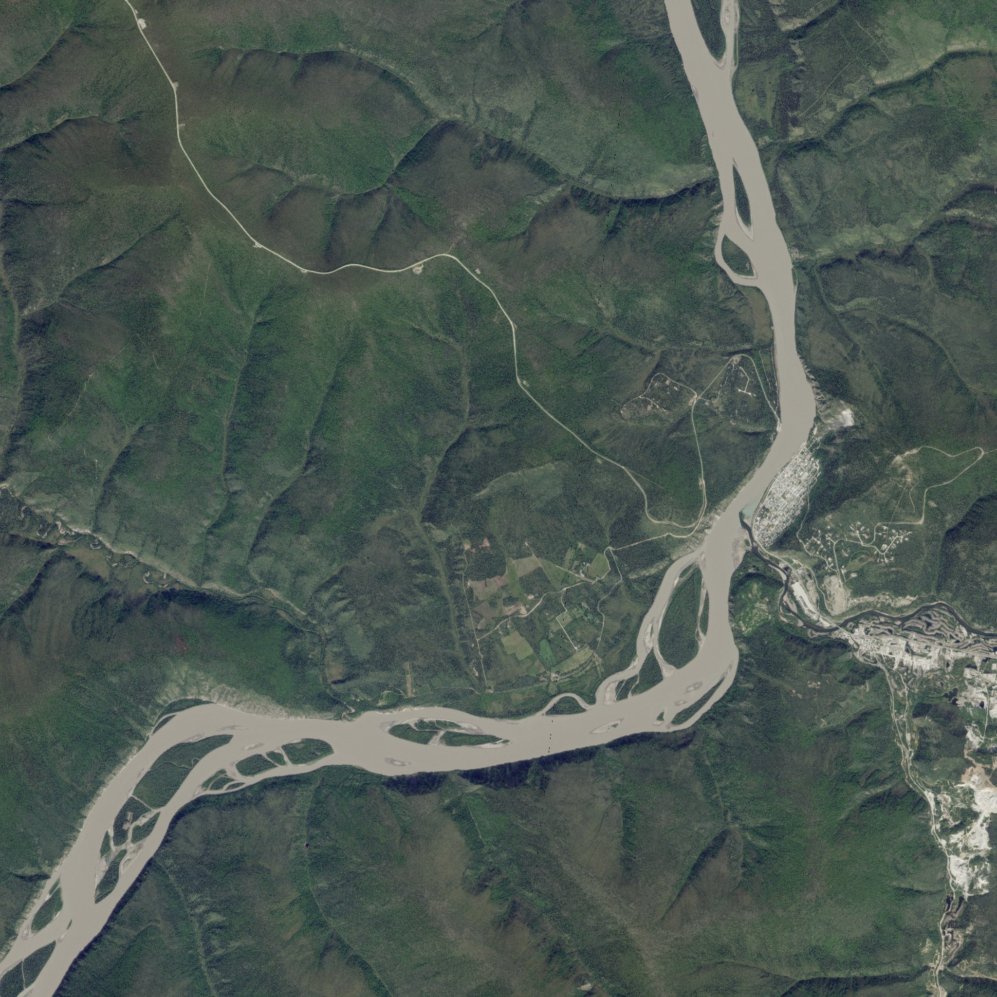 Satellite composite of the 16 km around the parcel.